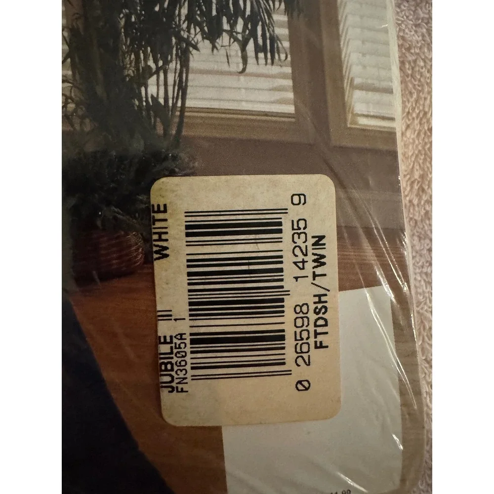 Jubilee Lot of (2) Twin Fitted Sheet White 180 Thread Count Percale Made in USA